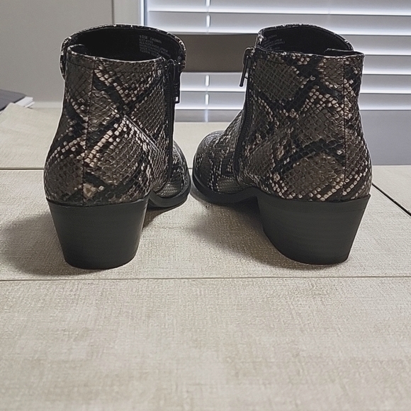 Arizona Jean Co Cadman Ankle Booties - Picture 5 of 8